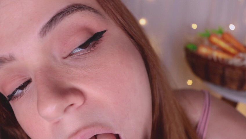 Maimy ASMR - Bunny Girl Wants Your Carrot