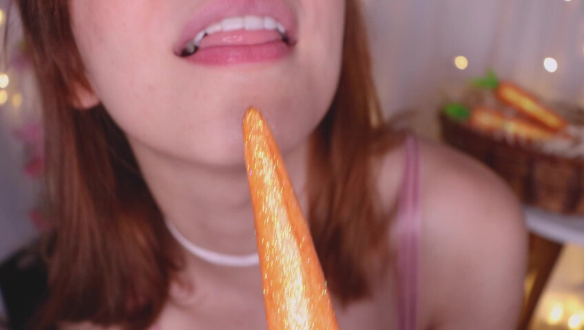 Maimy ASMR - Bunny Girl Wants Your Carrot