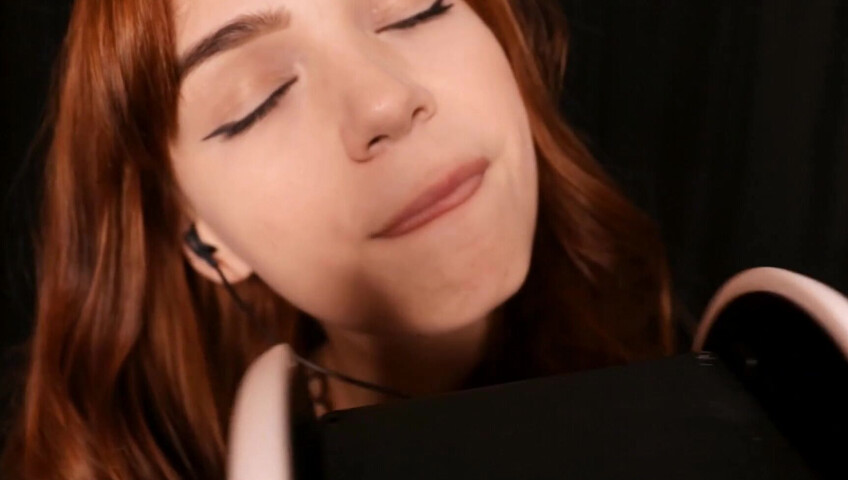 Maimy ASMR - Ear Licking