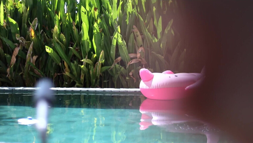 Maimy ASMR - Pool Live Stream