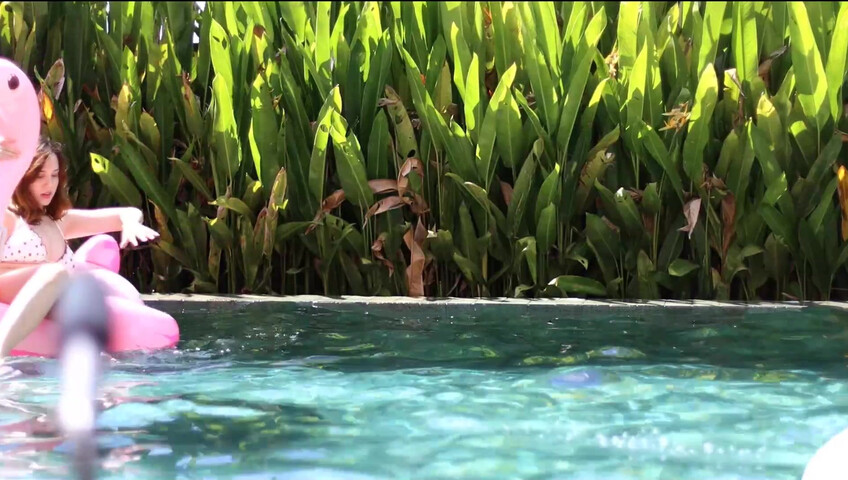 Maimy ASMR - Pool Live Stream