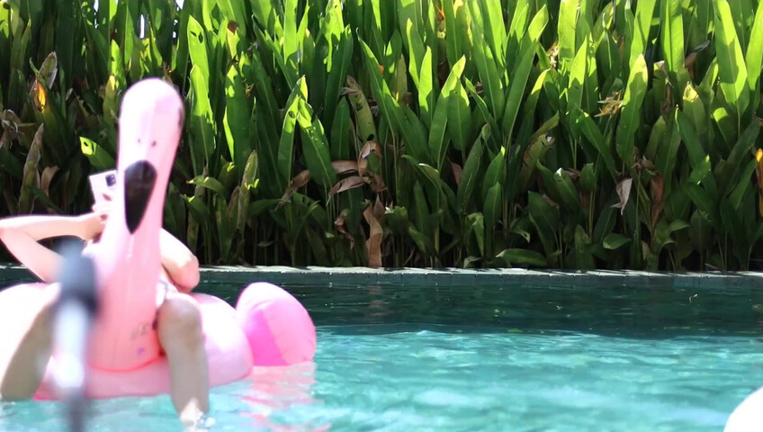 Maimy ASMR - Pool Live Stream