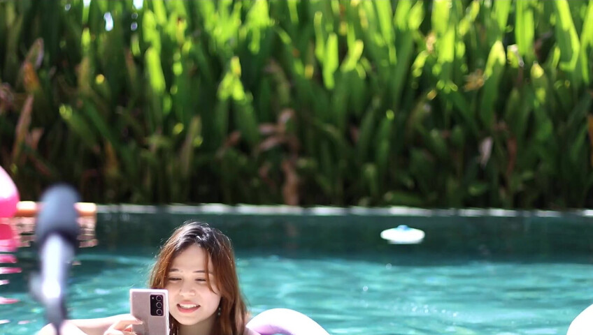 Maimy ASMR - Pool Live Stream