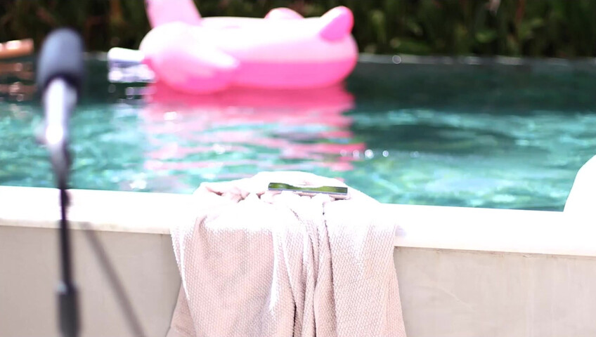 Maimy ASMR - Pool Live Stream