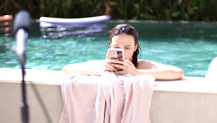 Maimy ASMR - Pool Live Stream