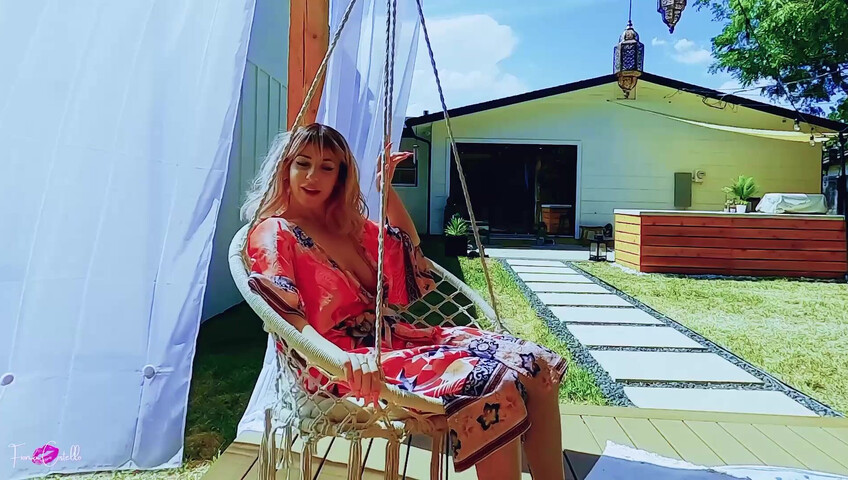 Mama Fiona - Rave Mom