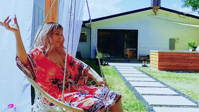 Mama Fiona - Rave Mom