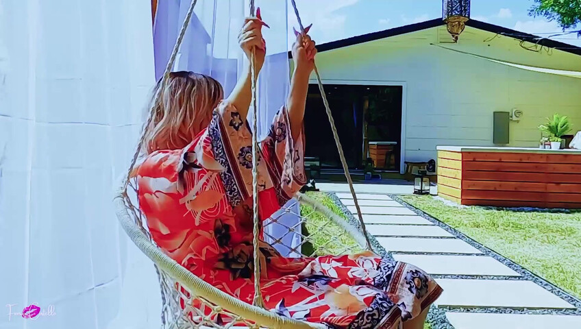 Mama Fiona - Rave Mom