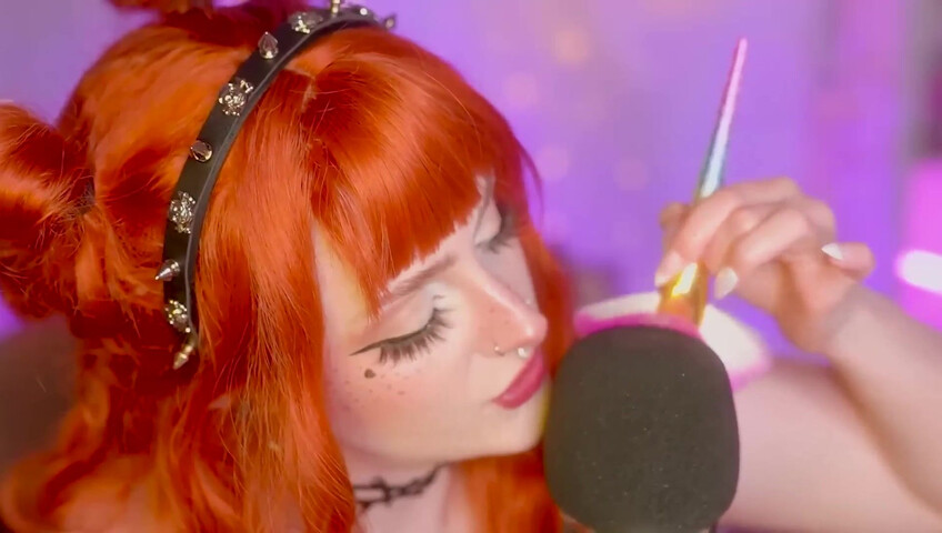 Mewlies ASMR - Close Your Eyes and Relax - Gentle Mic Brushing