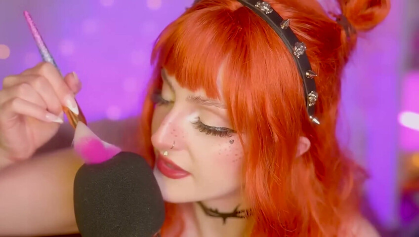 Mewlies ASMR - Close Your Eyes and Relax - Gentle Mic Brushing