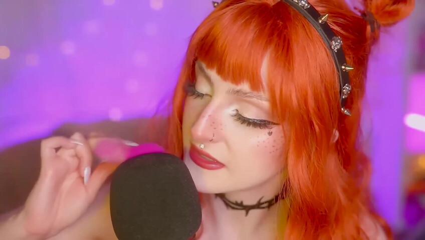 Mewlies ASMR - Close Your Eyes and Relax - Gentle Mic Brushing