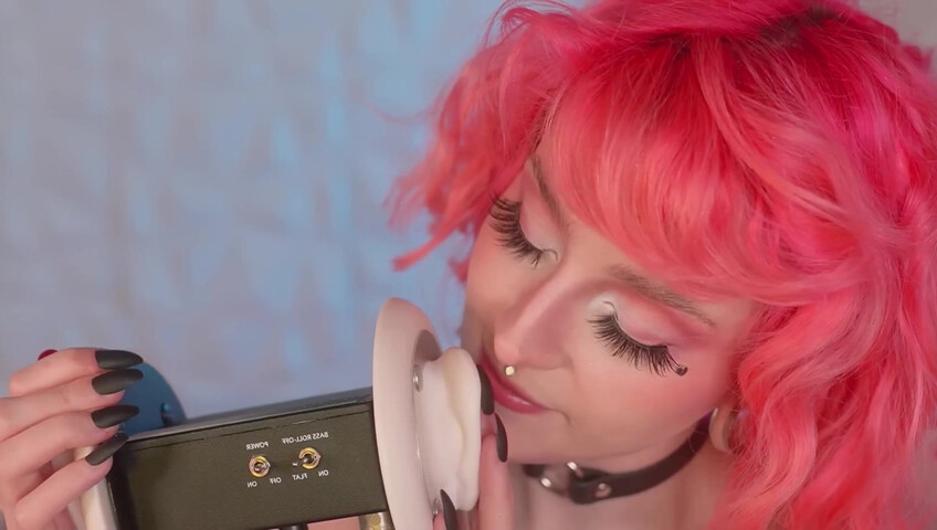 Mewlies ASMR - Ear Blowing ♡ Gentle Ear Massage