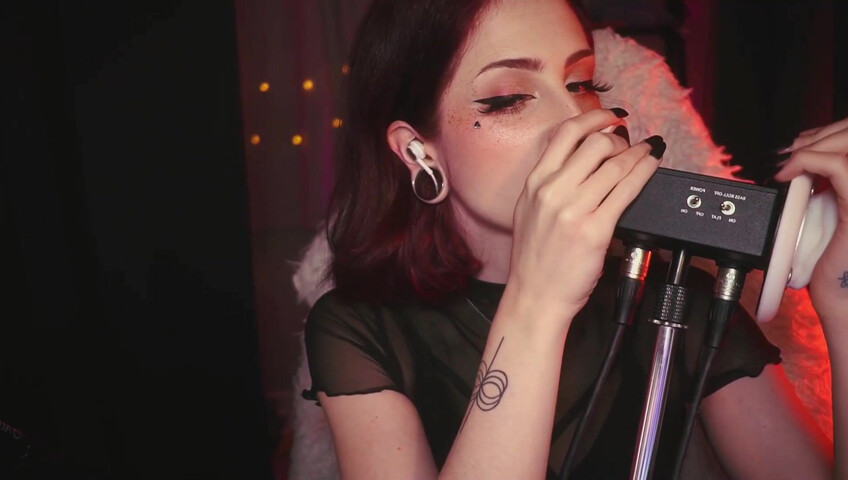 Mewlies ASMR - Patreon Exclusive  Blue-Tongue Ear Licking Just for You