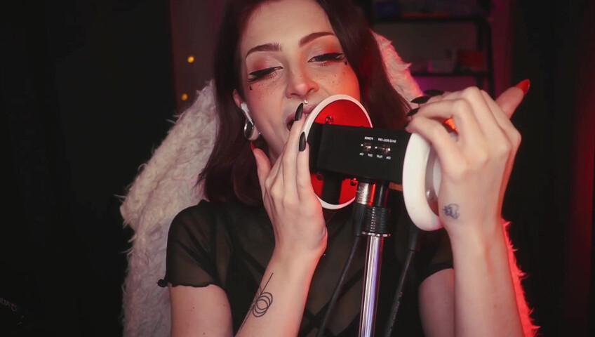 Mewlies ASMR - Patreon Exclusive  Blue-Tongue Ear Licking Just for You