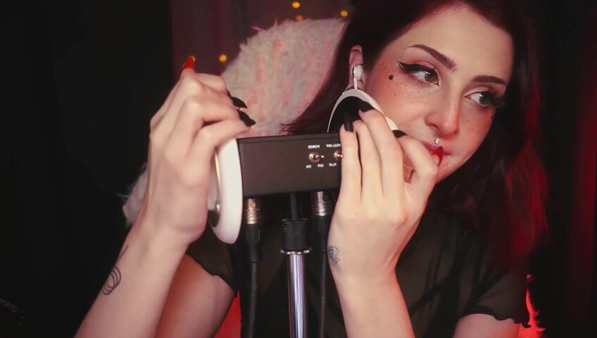 Mewlies ASMR - Patreon Exclusive  Blue-Tongue Ear Licking Just for You