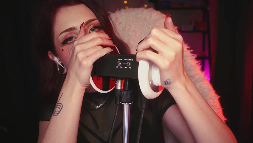 Mewlies ASMR - Patreon Exclusive  Blue-Tongue Ear Licking Just for You