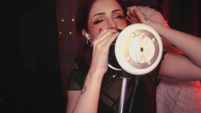 Mewlies ASMR - Patreon Exclusive  Blue-Tongue Ear Licking Just for You