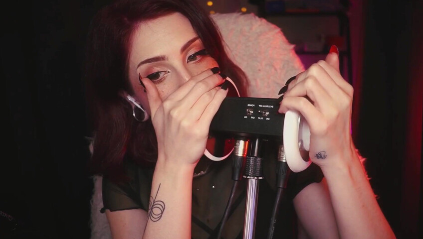 Mewlies ASMR - Patreon Exclusive  Blue-Tongue Ear Licking Just for You