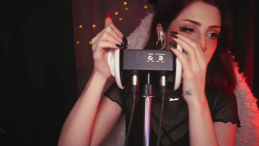 Mewlies ASMR - Patreon Exclusive  Blue-Tongue Ear Licking Just for You