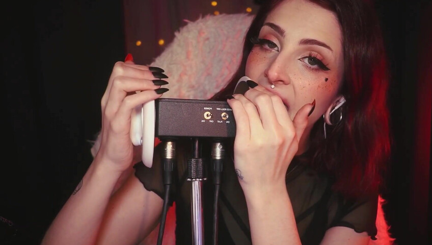 Mewlies ASMR - Patreon Exclusive  Blue-Tongue Ear Licking Just for You