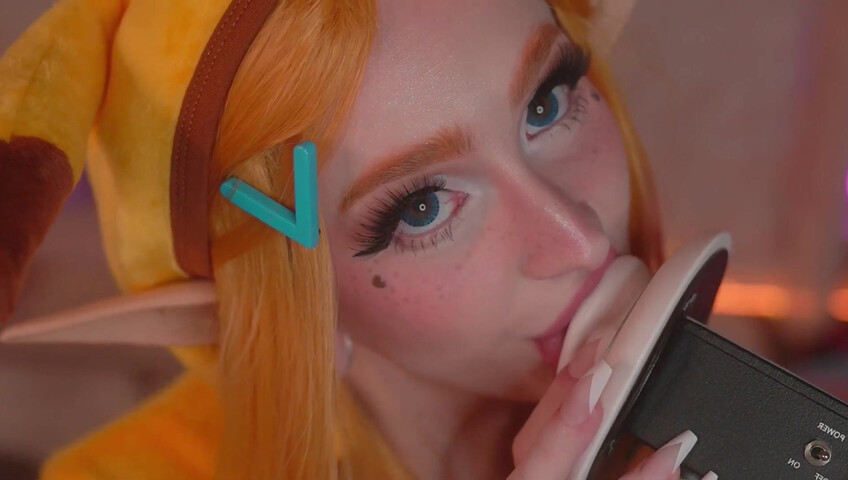 Mewlies ASMR - Sensual Ear Eating