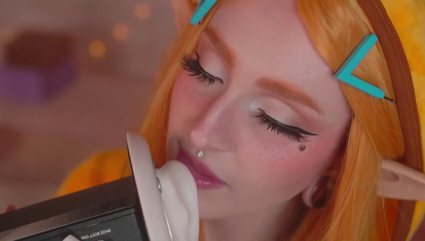 Mewlies ASMR - Sensual Ear Eating