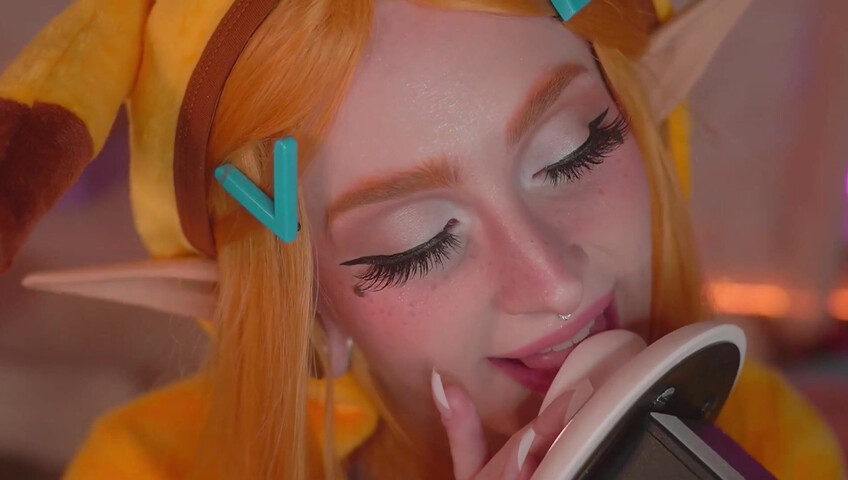 Mewlies ASMR - Sensual Ear Eating