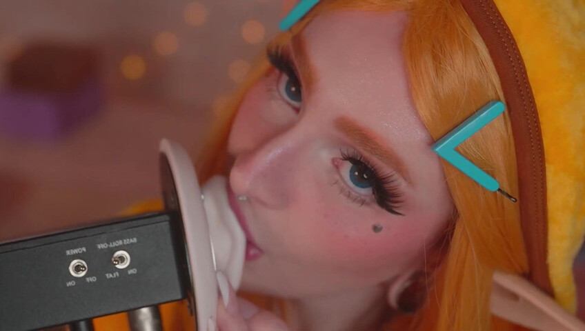 Mewlies ASMR - Sensual Ear Eating