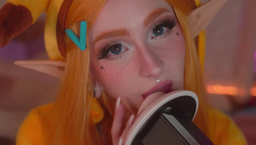 Mewlies ASMR - Sensual Ear Eating