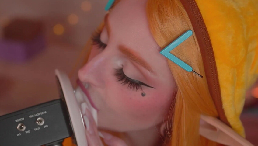 Mewlies ASMR - Sensual Ear Eating