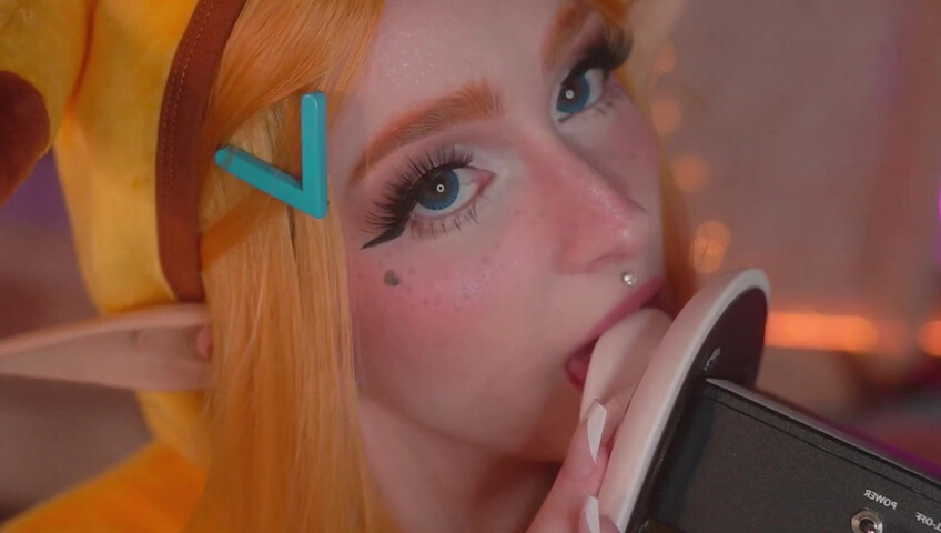 Mewlies ASMR - Sensual Ear Eating