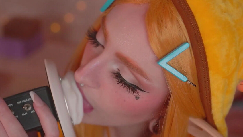 Mewlies ASMR - Sensual Ear Eating