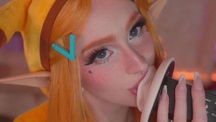 Mewlies ASMR - Sensual Ear Eating