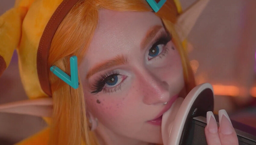 Mewlies ASMR - Sensual Ear Eating