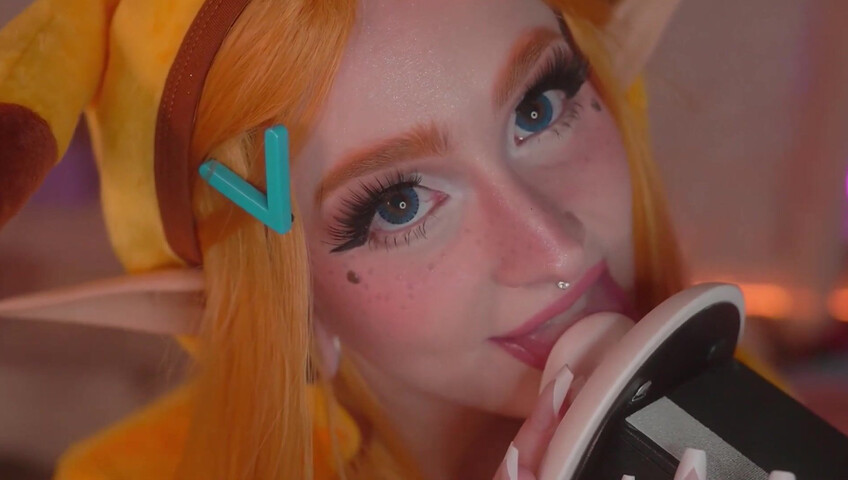 Mewlies ASMR - Sensual Ear Eating