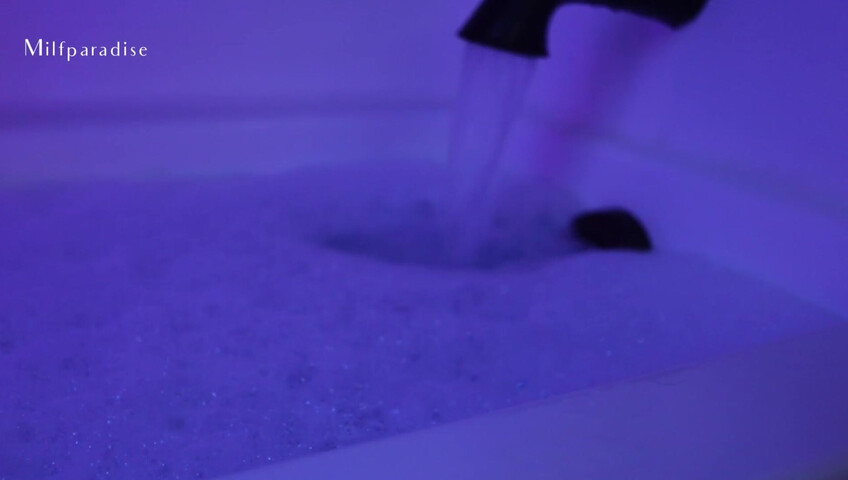 MilfParadise ASMR - Hot Sensual Bubble Bath