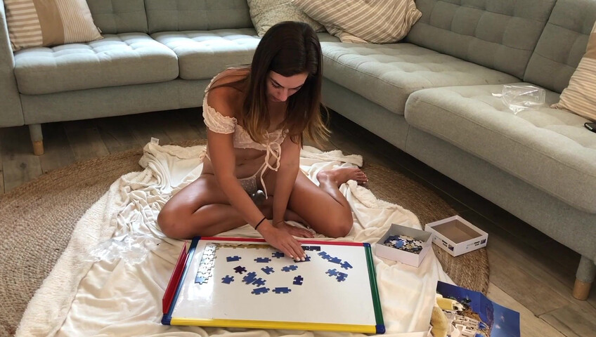 Miss Bell ASMR - 13 September 2021 - Make a Puzzle With Me