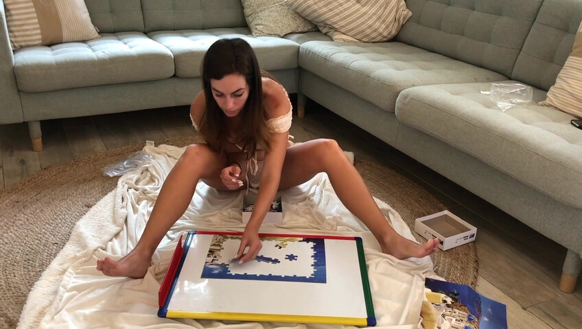 Miss Bell ASMR - 13 September 2021 - Make a Puzzle With Me