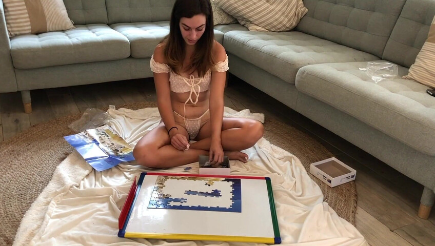 Miss Bell ASMR - 13 September 2021 - Make a Puzzle With Me