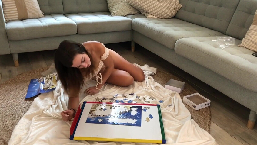 Miss Bell ASMR - 13 September 2021 - Make a Puzzle With Me