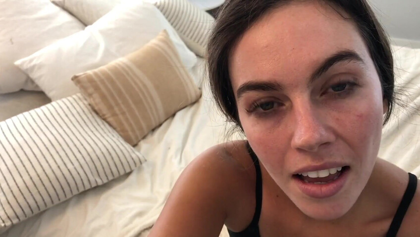 Miss Bell ASMR - 26 April 2021 - Hang Out With Your Girlfriend In Bed