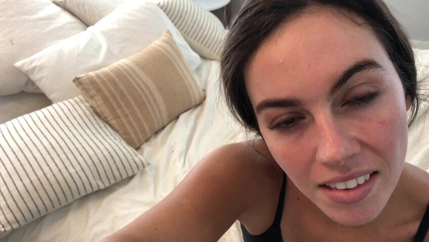 Miss Bell ASMR - 26 April 2021 - Hang Out With Your Girlfriend In Bed