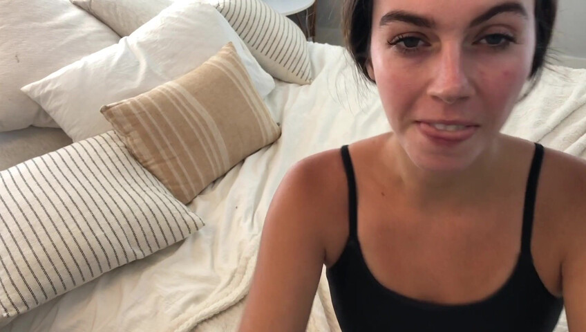 Miss Bell ASMR - 26 April 2021 - Hang Out With Your Girlfriend In Bed