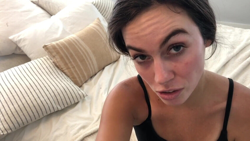 Miss Bell ASMR - 26 April 2021 - Hang Out With Your Girlfriend In Bed