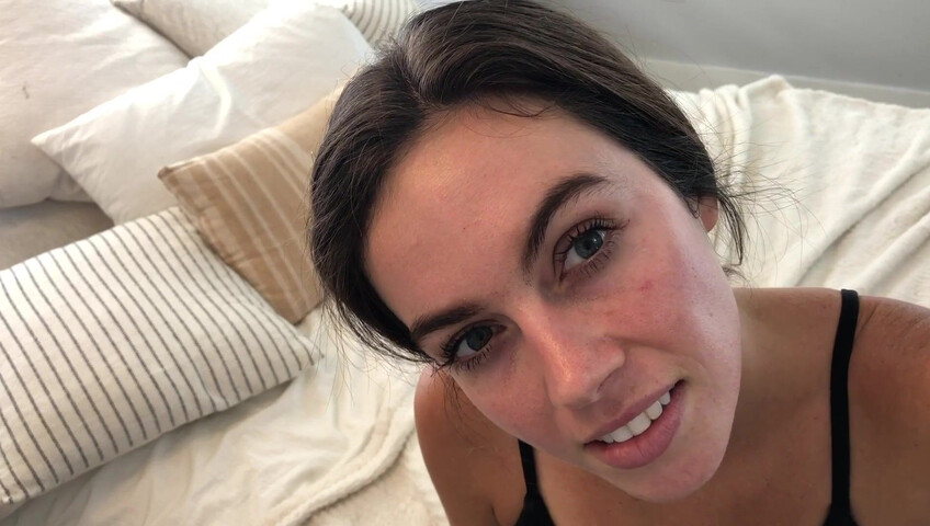 Miss Bell ASMR - 26 April 2021 - Hang Out With Your Girlfriend In Bed