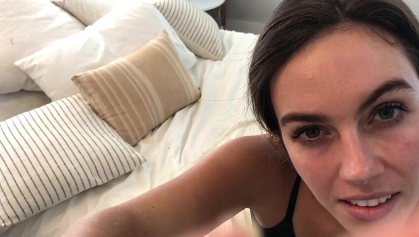 Miss Bell ASMR - 26 April 2021 - Hang Out With Your Girlfriend In Bed