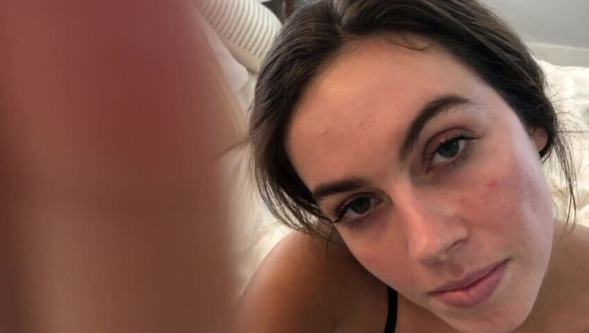 Miss Bell ASMR - 26 April 2021 - Hang Out With Your Girlfriend In Bed