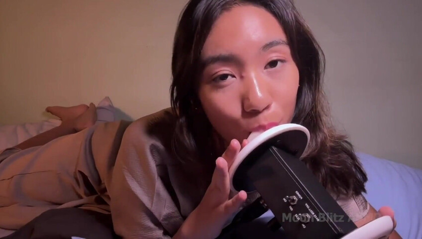 MoonBlitz ASMR - Ear eating, mouth sounds