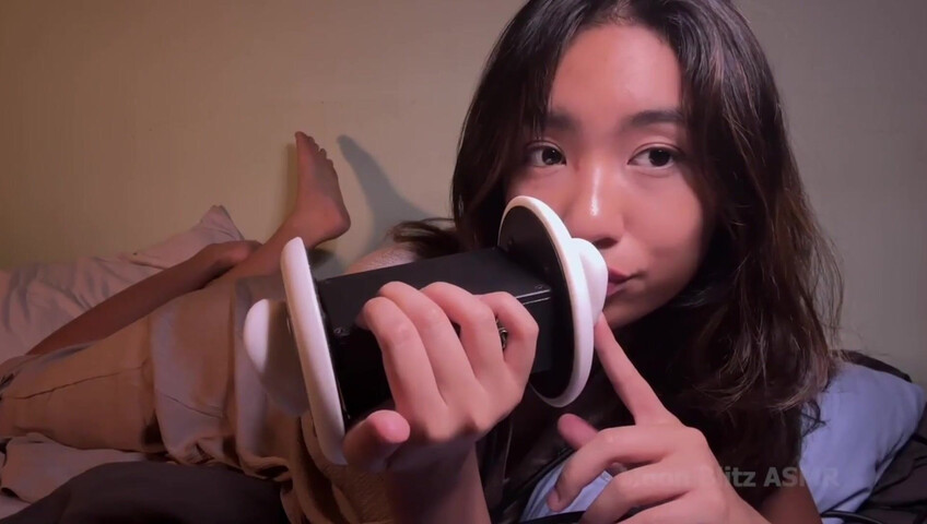 MoonBlitz ASMR - Ear eating, mouth sounds