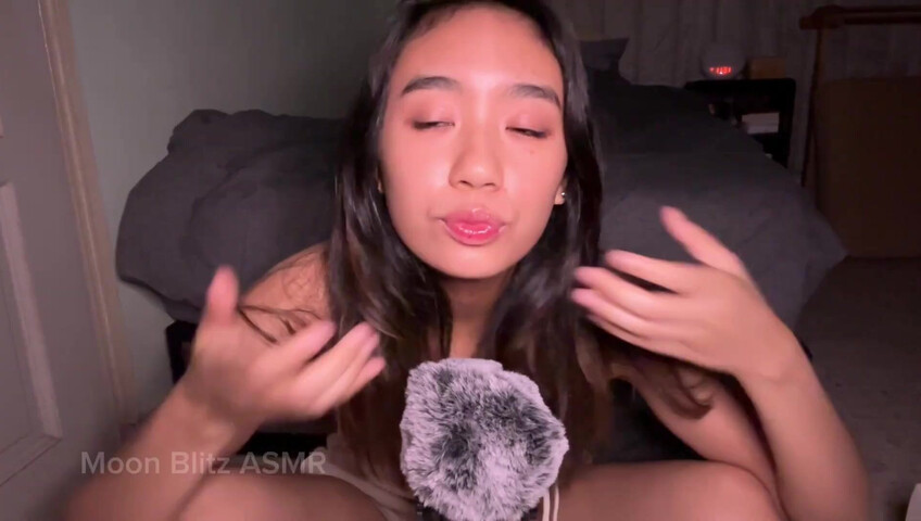 MoonBlitz ASMR - Mic Rubbing and Mouth Sounds
